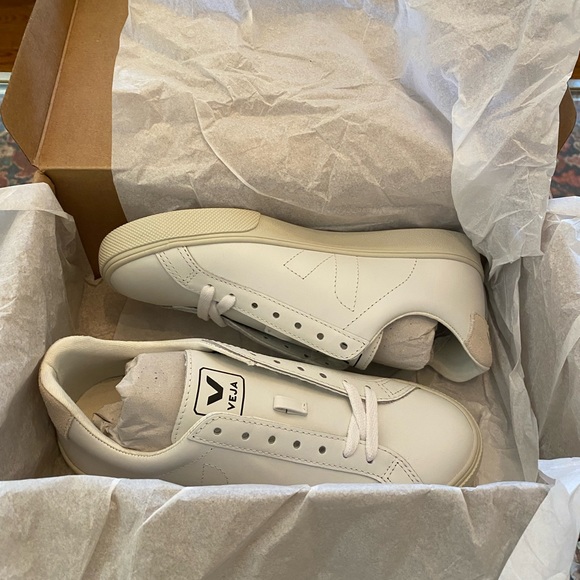 Brand new Veja Esplar - Picture 5 of 8